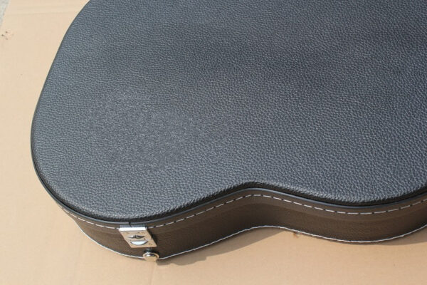 Electric guitar with Guitar suitcase - Image 3