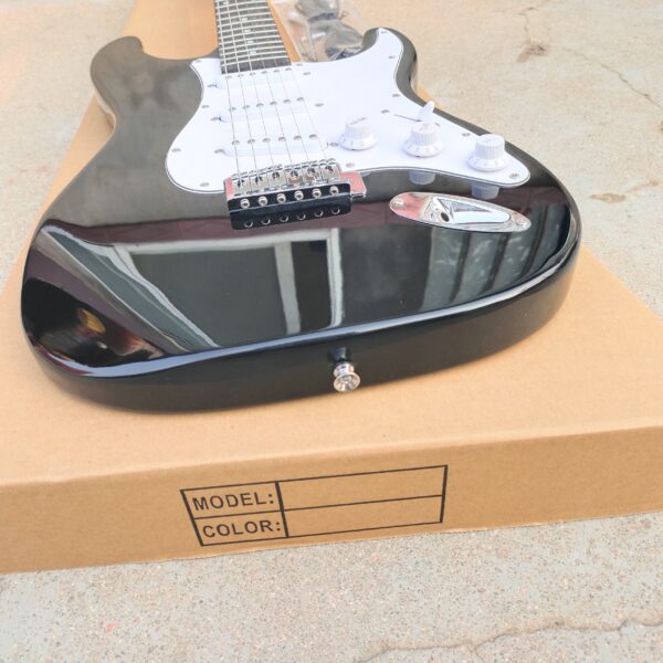 Electric guitar with Guitar suitcase - Image 6